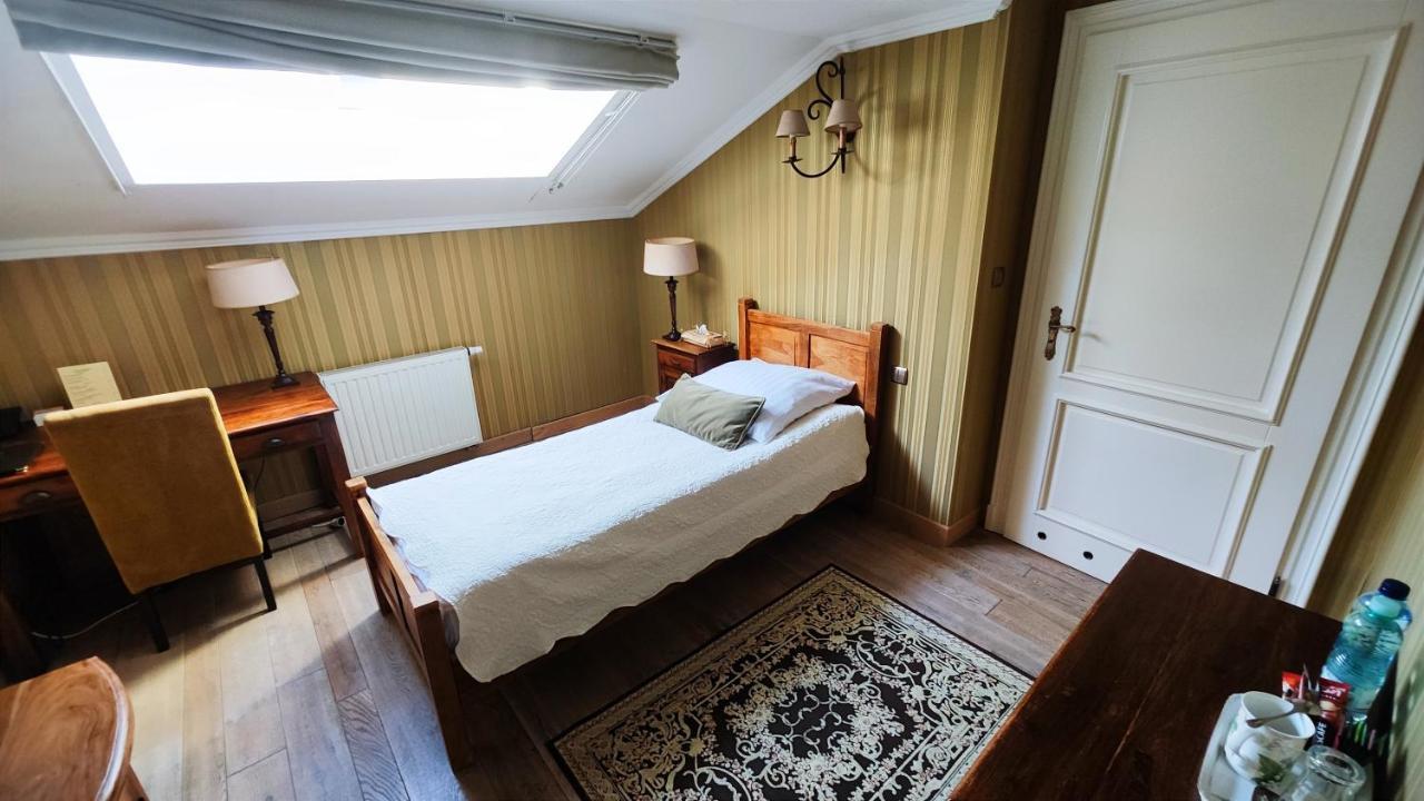 Dwor Na Wolicy Hotel Debica  Phòng bức ảnh