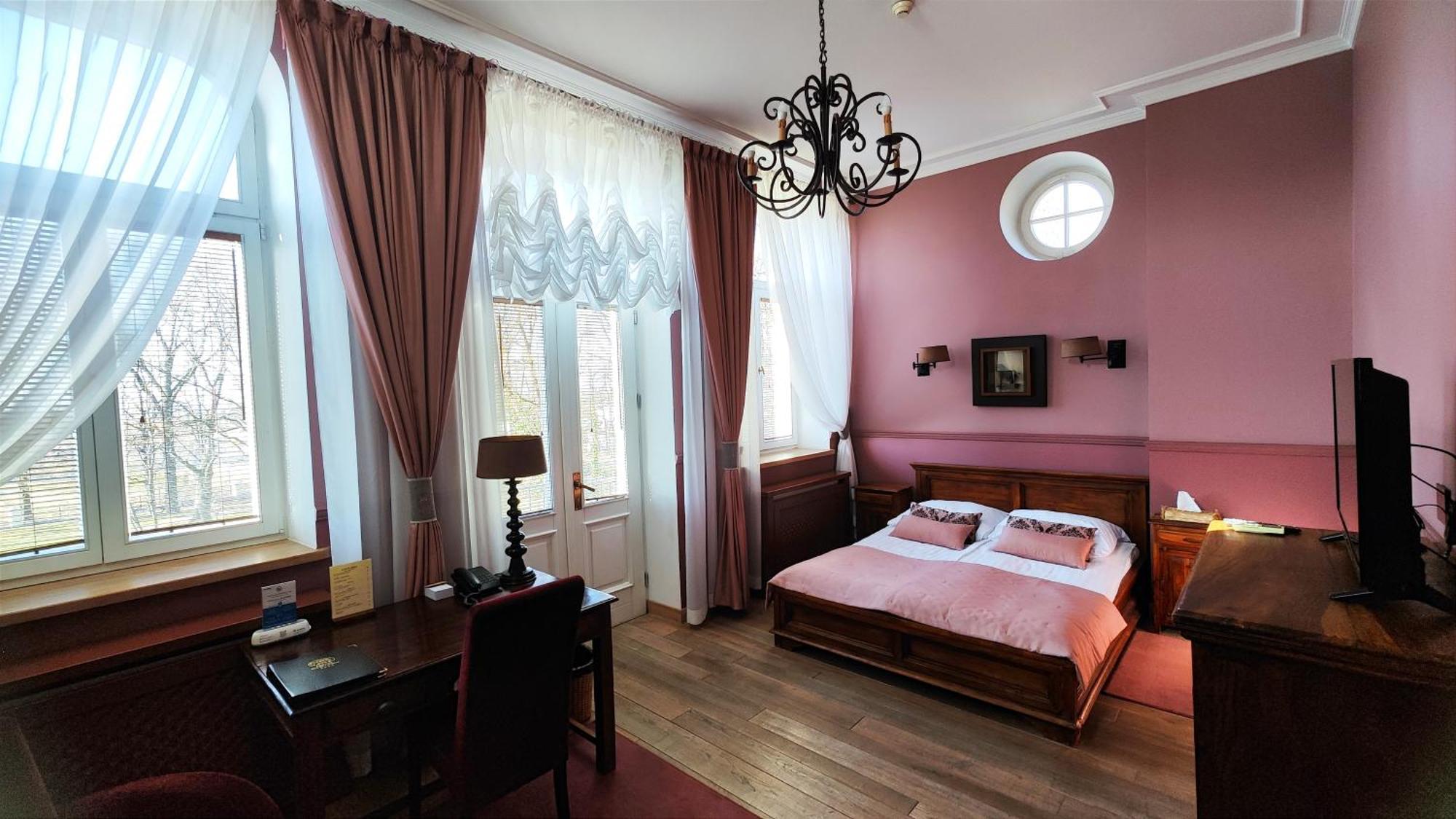 Dwor Na Wolicy Hotel Debica  Phòng bức ảnh