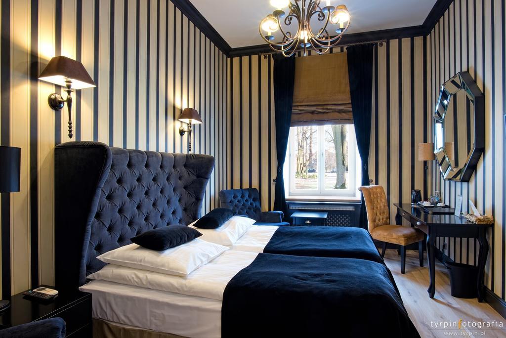 Dwor Na Wolicy Hotel Debica  Ngoại thất bức ảnh