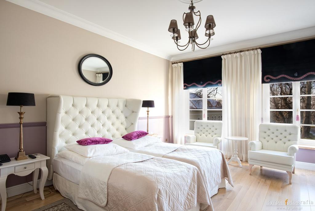 Dwor Na Wolicy Hotel Debica  Ngoại thất bức ảnh
