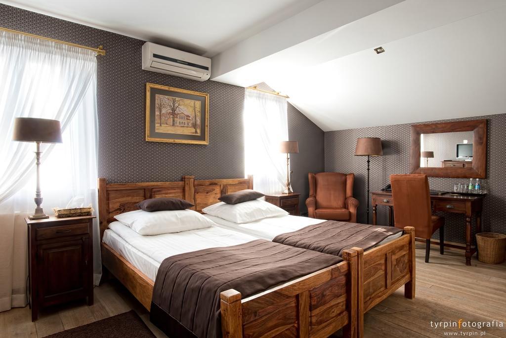 Dwor Na Wolicy Hotel Debica  Ngoại thất bức ảnh
